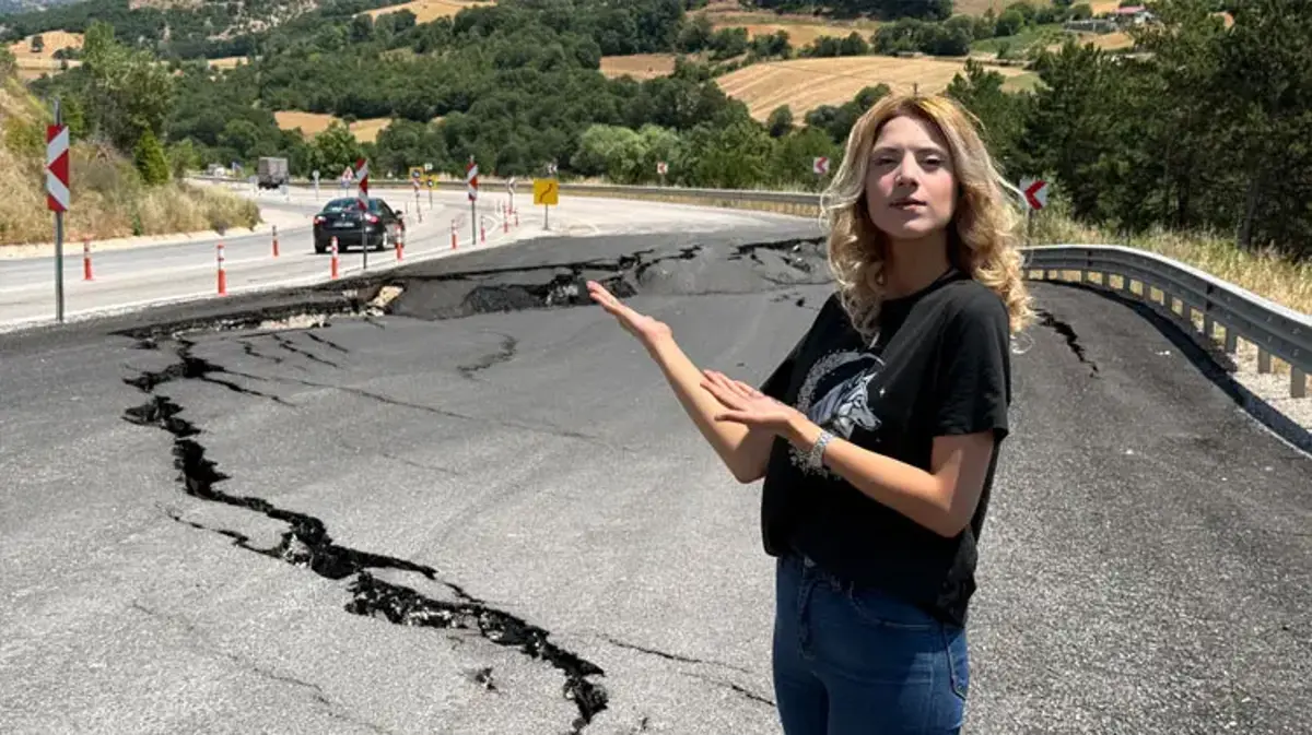 Görüntüler depremi andırıyor, çukurlar ve kayma tehlike oluşturuyor