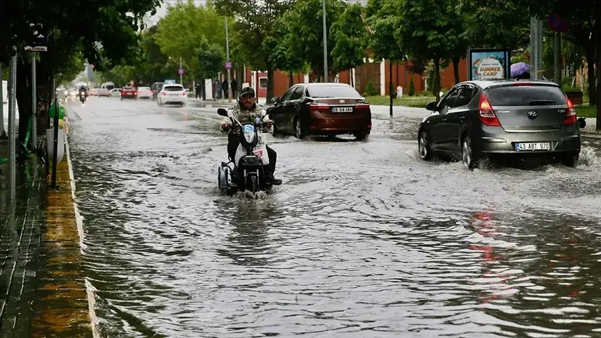 AFAD'dan 22 il için sarı kodlu meteorolojik uyarı! Sel ve dolu riskine dikkat