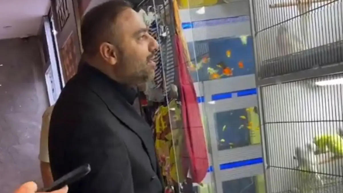Kendisini kamu görevlisi gibi tanıttı! AVM'deki görüntüler sonrası soruşturma