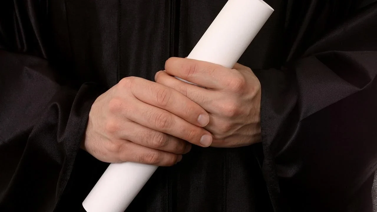 Sahte diploma düzenleyene hapis cezası geliyor