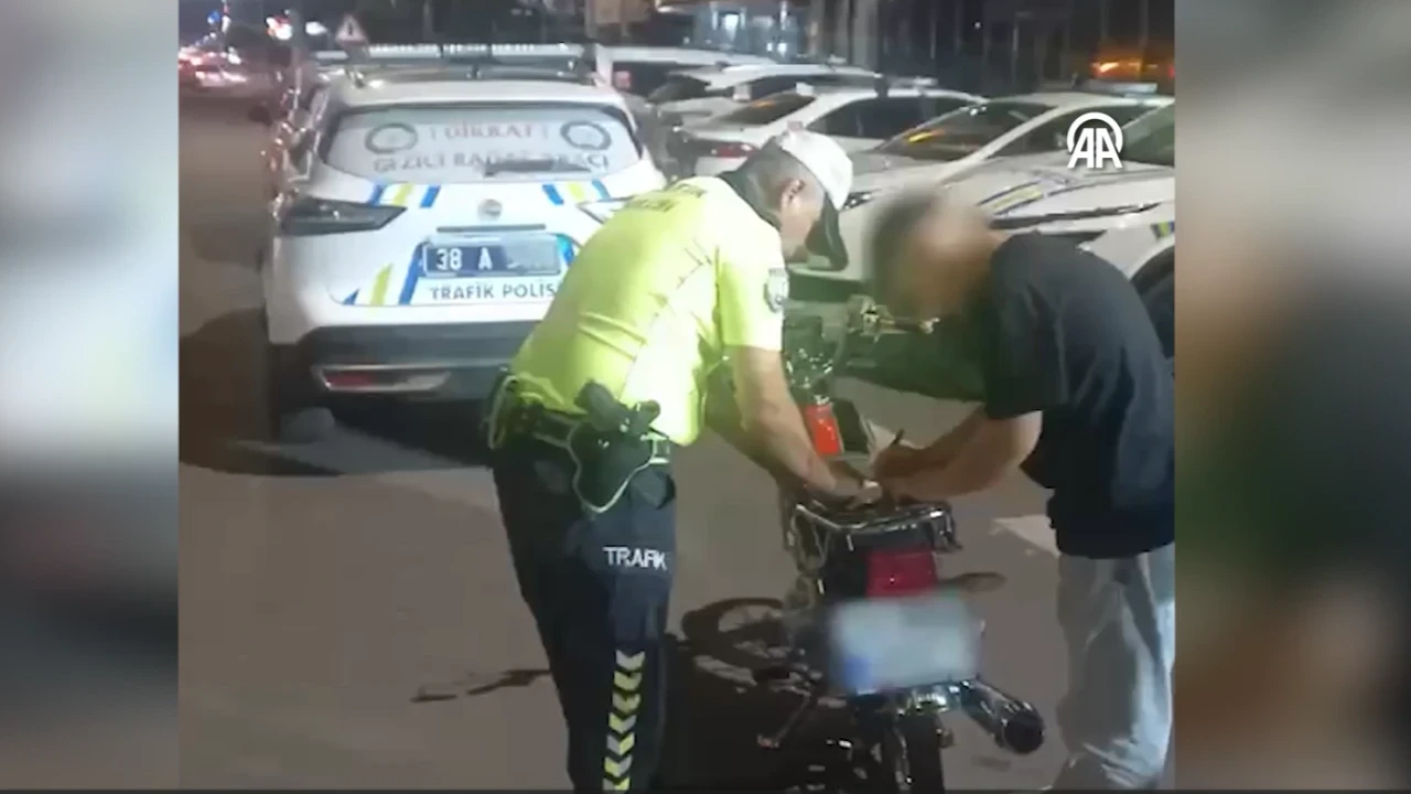 Trafikte tehlikeli şovun faturası ağır oldu: 2 motosikletliye 167 bin TL ceza