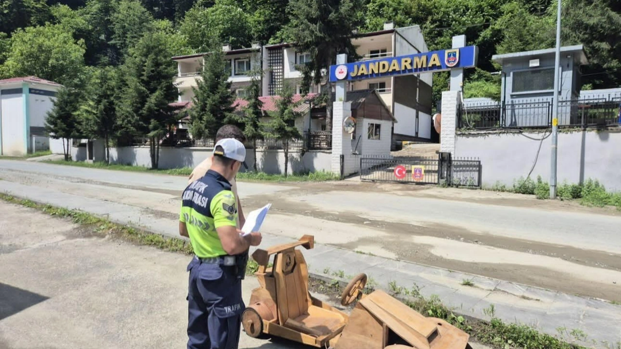 79 kilometre hıza ulaştı! Tahta araba sürücüsüne ceza yağdı