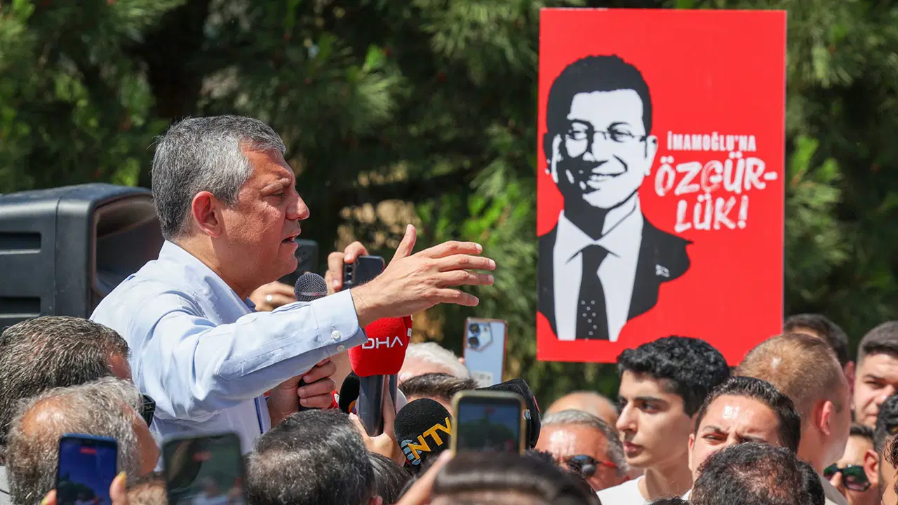 Özgür Özel tarih vermişti: 'Yeni Parti' ismiyle marka başvurusu yapıldı
