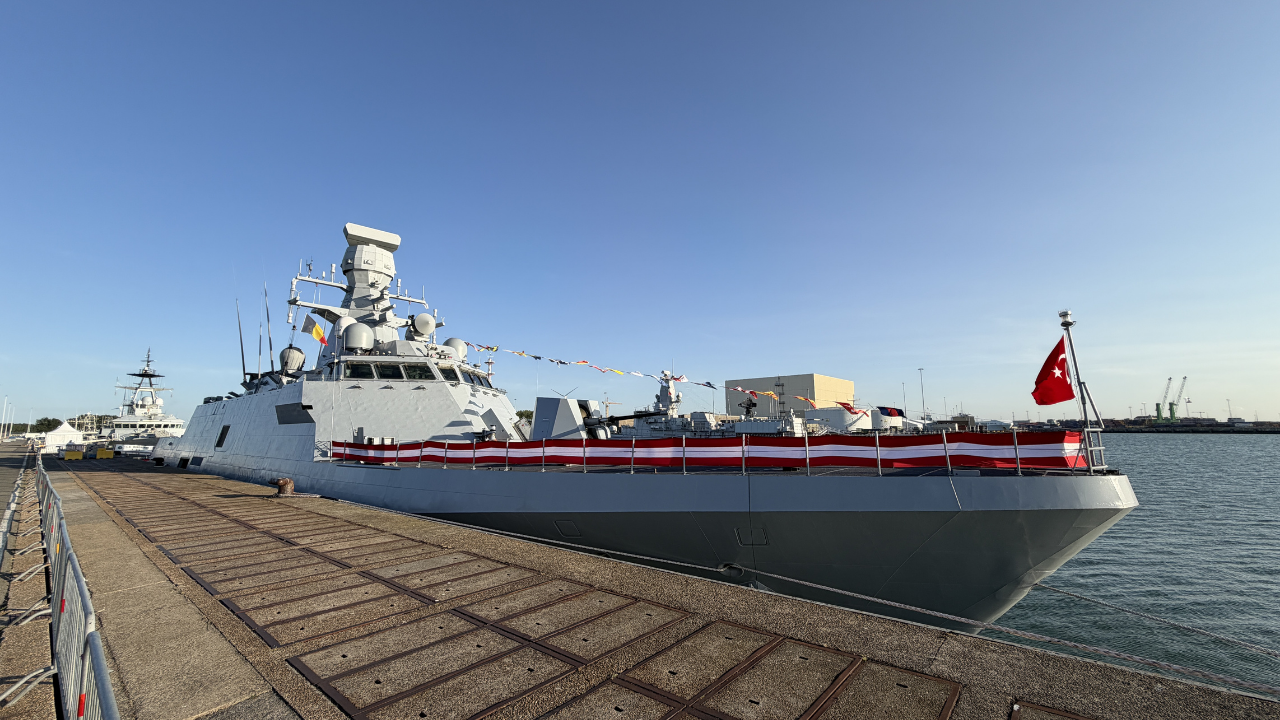 Milli savaş gemisi TCG Burgazada, Belçika’da düzenlenen törenle ziyarete açıldı