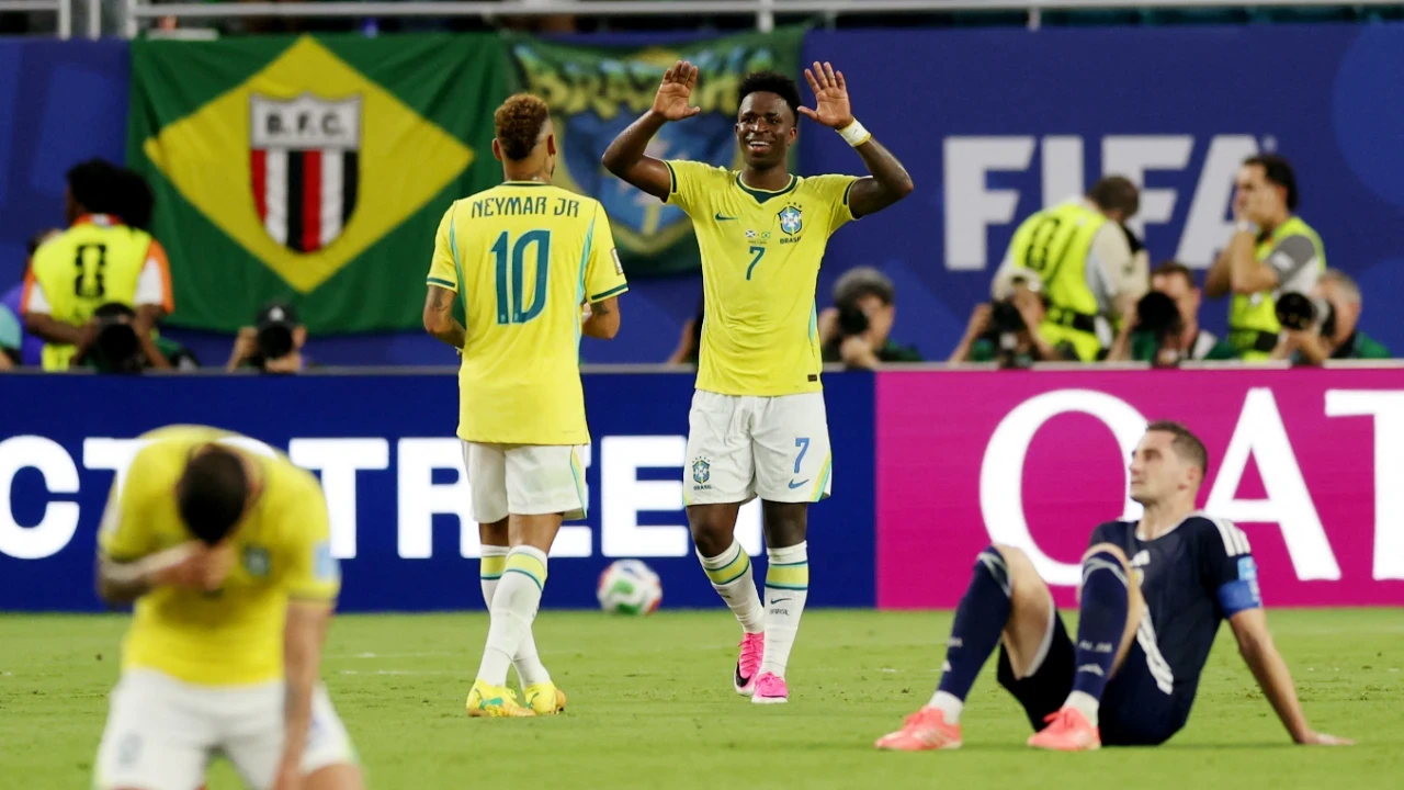 Vinicius'tan İskoçya'ya çifte darbe: Brezilya gruptan lider çıktı