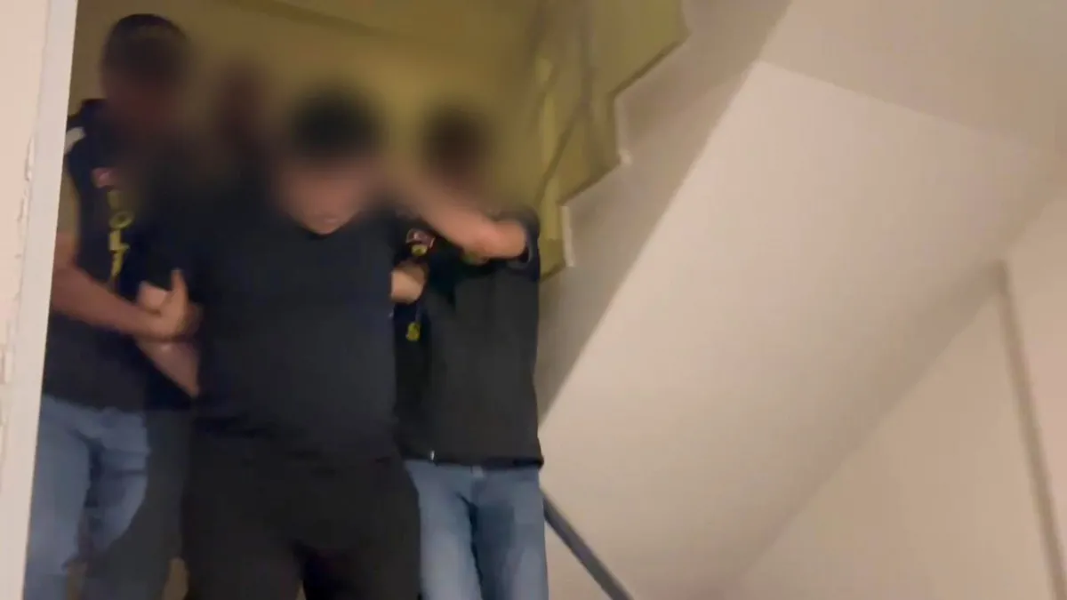 Kırmızı bültenle aranıyordu! Uluslararası uyuşturucu kaçakçısı Mersin'deyakalandı