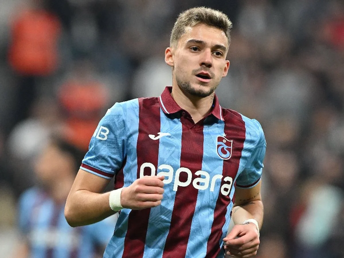 Ernest Muçi, Trabzonspor ile 3+1 yıllık imzaladı
