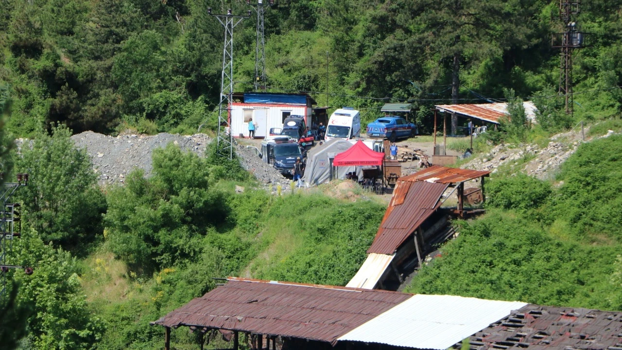 Kaçak maden ocağında göçük altında kalan işçiye ulaşılamadı