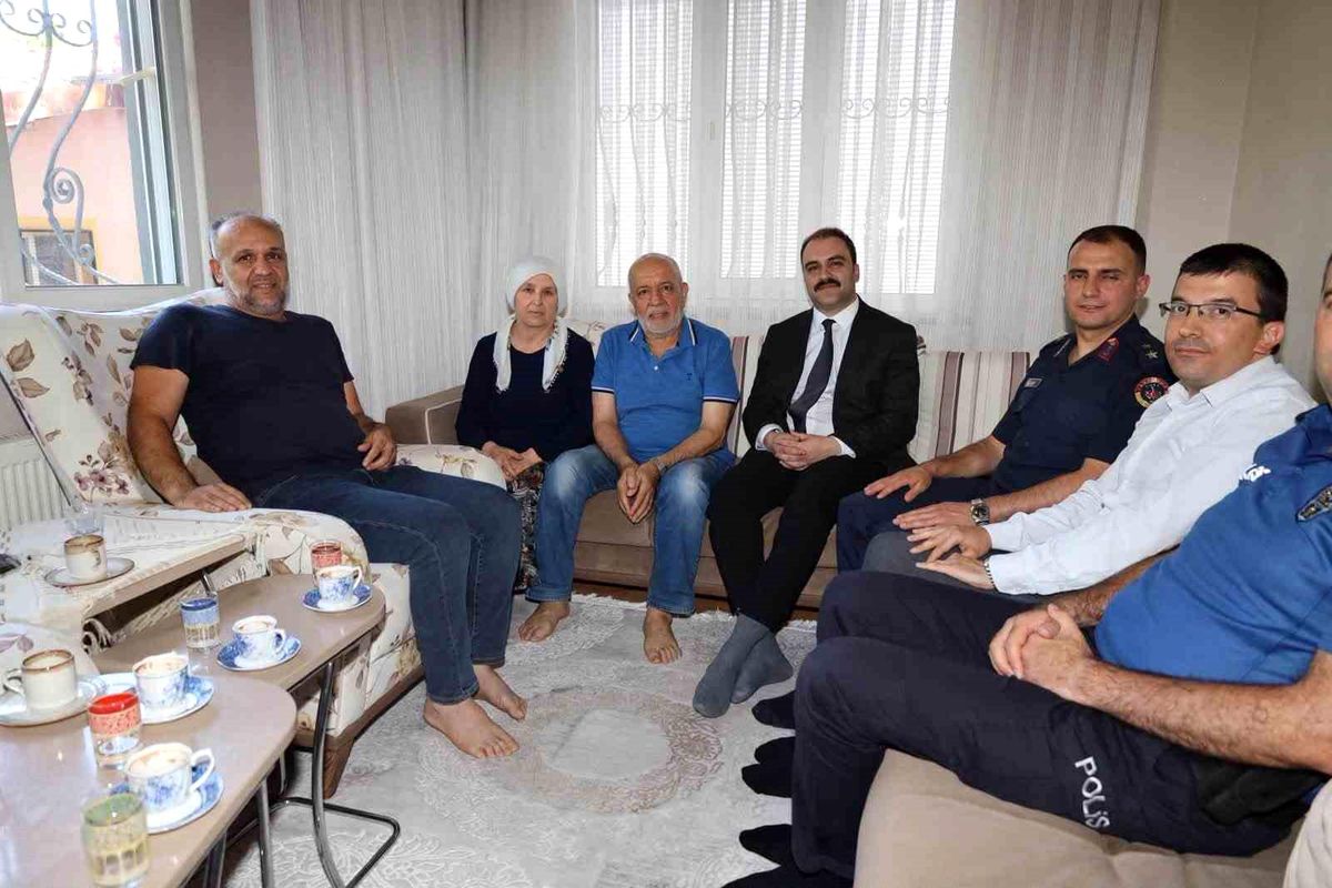 Karacasu Kaymakamı Battal, şehit aileleri ve gaziyi ziyaret etti