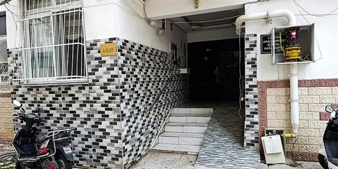 Çekiçle darbetti, boğazını kesti: Şüpheli firarda