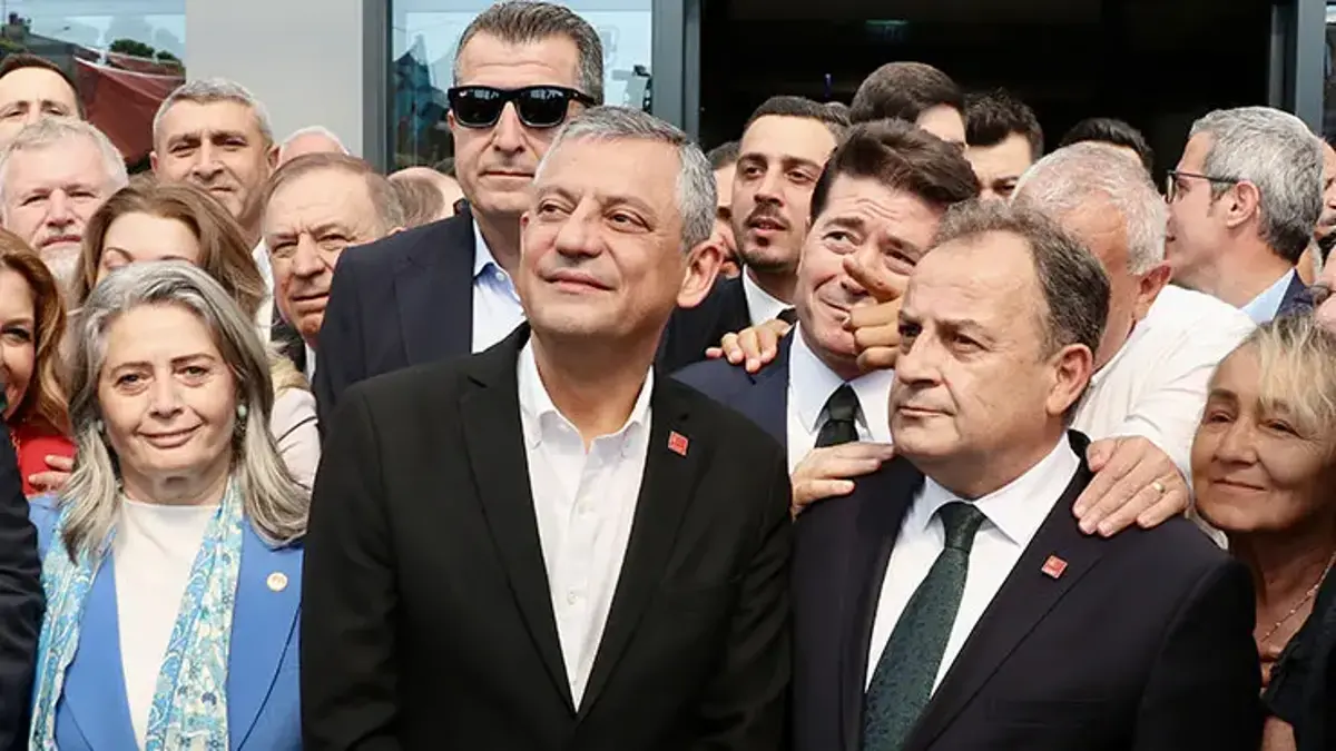 Özgür Özel Trabzon'da: Siz bugün tarihin doğru tarafındasınız