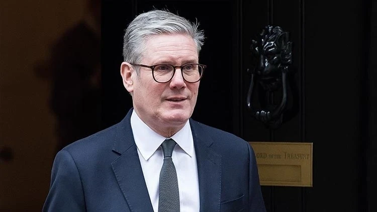 İngiltere'de devir teslim: Starmer'dan son konuşma