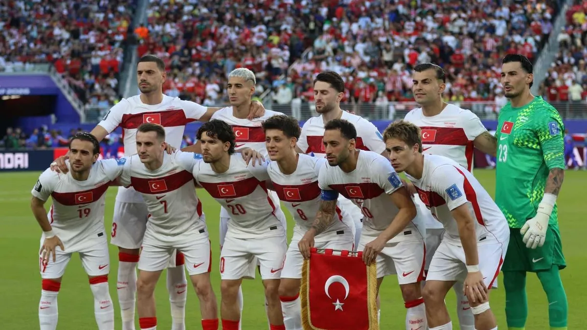 Fenerbahçe’nin yıldızı için dev teklif! Milli futbolcunun yanına gidebilir...