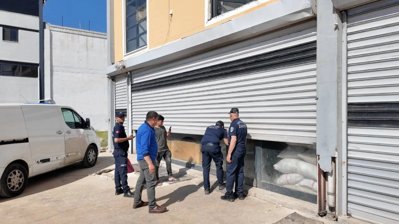 Gaziantep'te 2 ton uygunsuz kahkeye el konuldu
