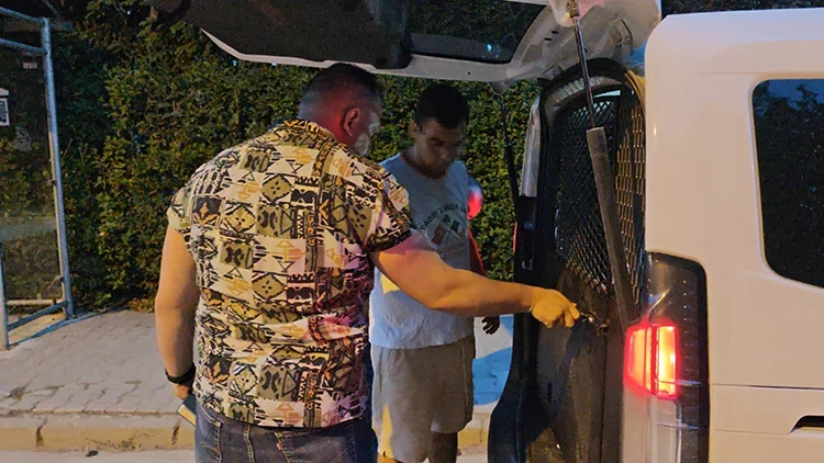 Tartıştığı babasını bıçakla yaraladı