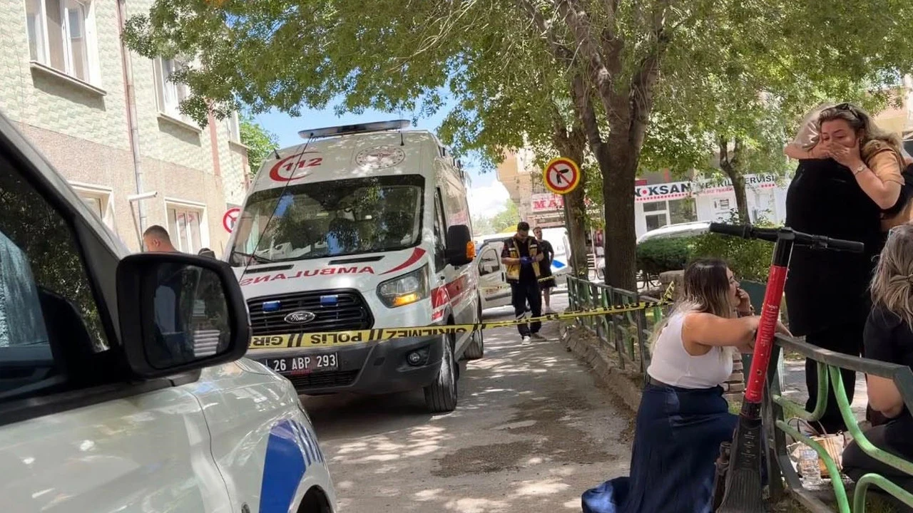 Pencere korkuluğuna yaslandığı an olanlar oldu: Eskişehir’de görünmez kaza: Talihsiz kadın hayatını kaybetti