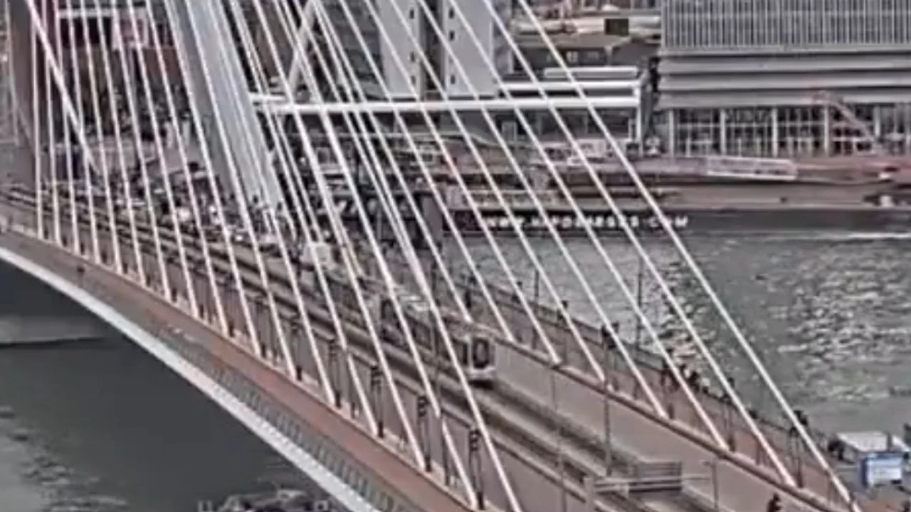 İki tramvay çarpıştı: Çok sayıda yaralı var