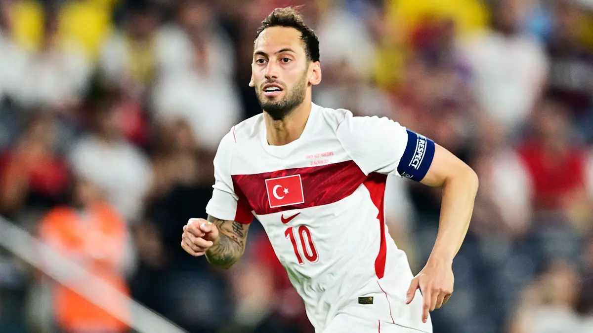 Fenerbahçe iddiası soruldu! İşte Hakan Çalhanoğlu'nun cevabı