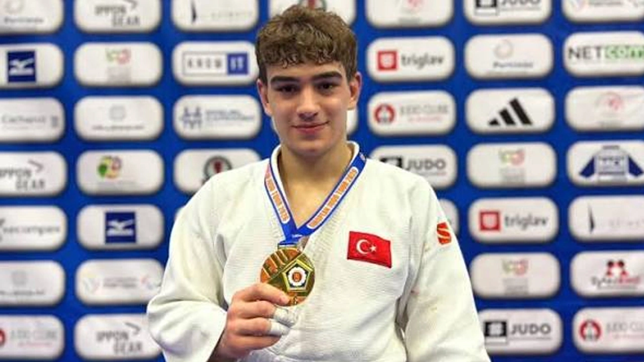 Mustafa Berat Şimşek sürpriz yaptı