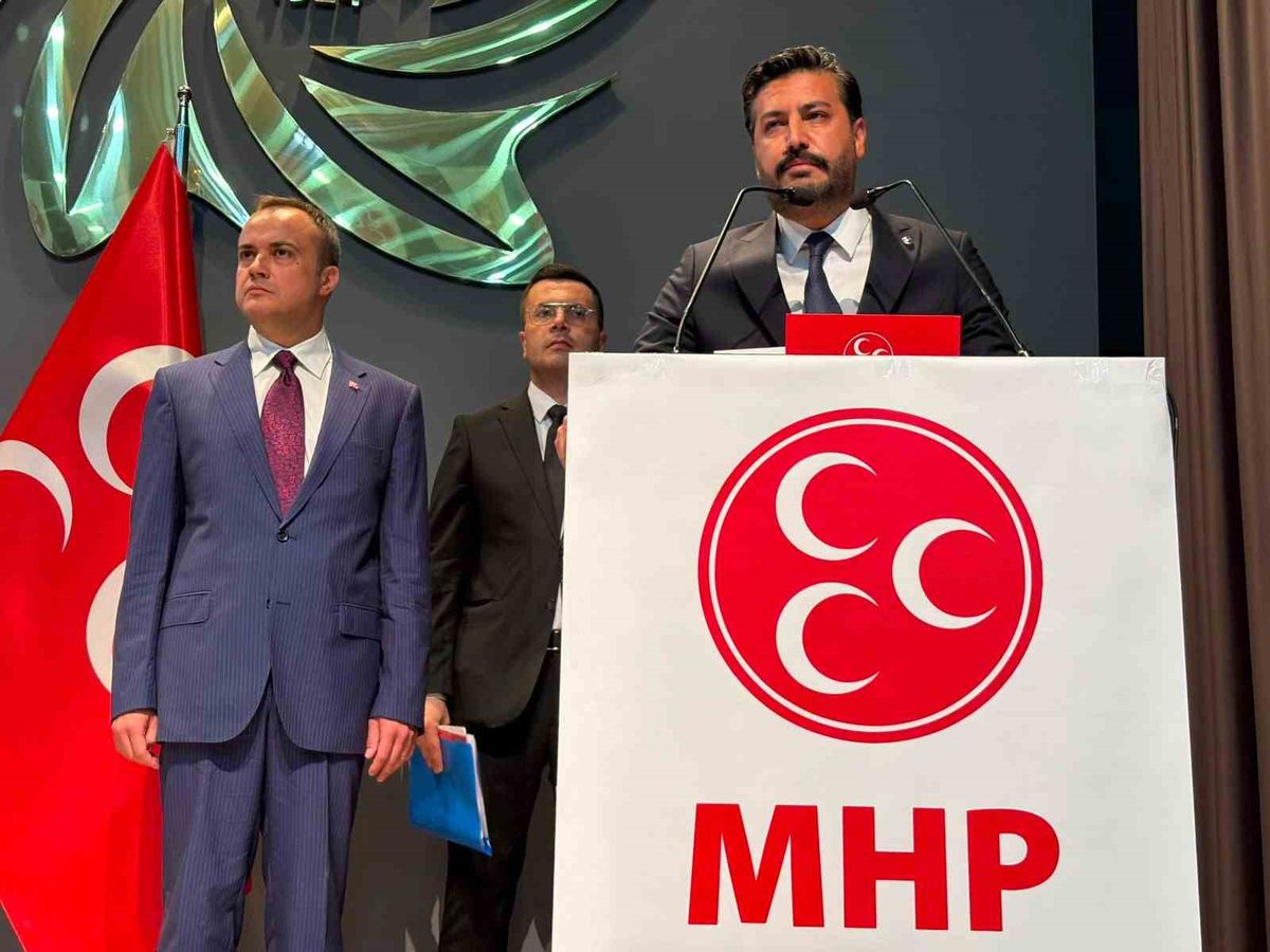 MHP’li Cihangiroğlu, eski başkan Alıcık’ı işaret etti