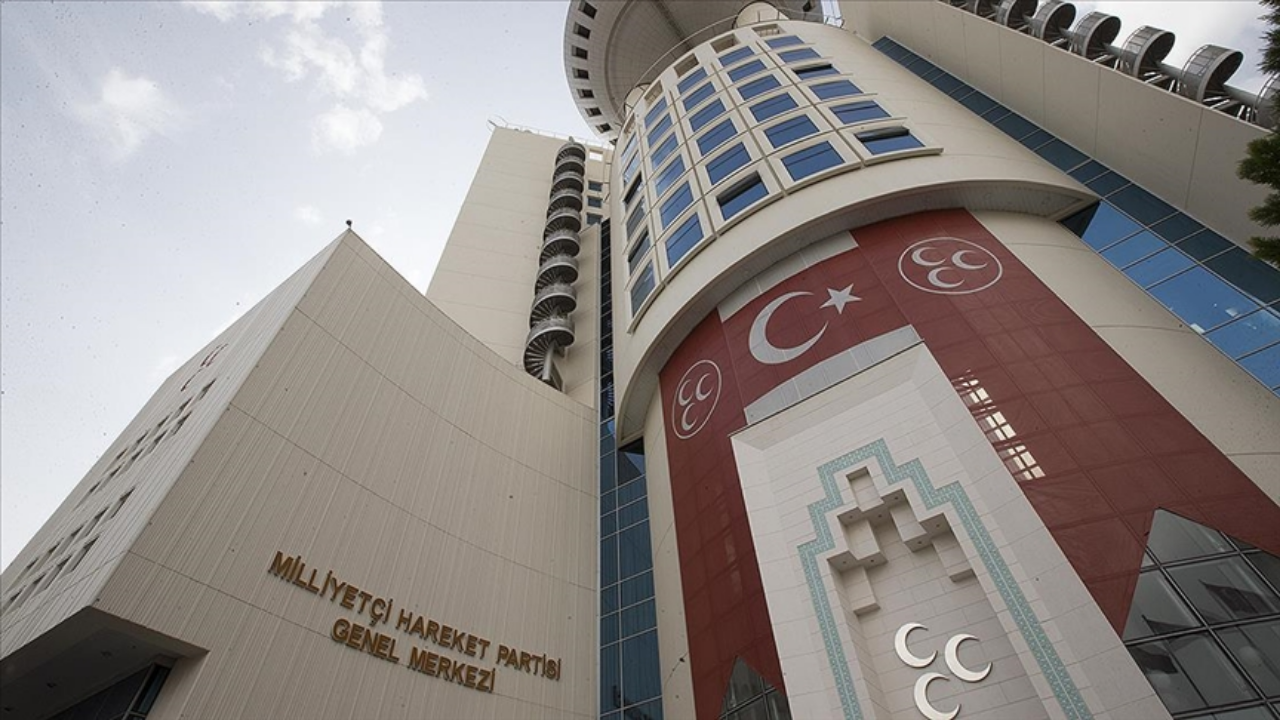 MHP'den şampiyon Filenin Sultanları için tebrik mesajı