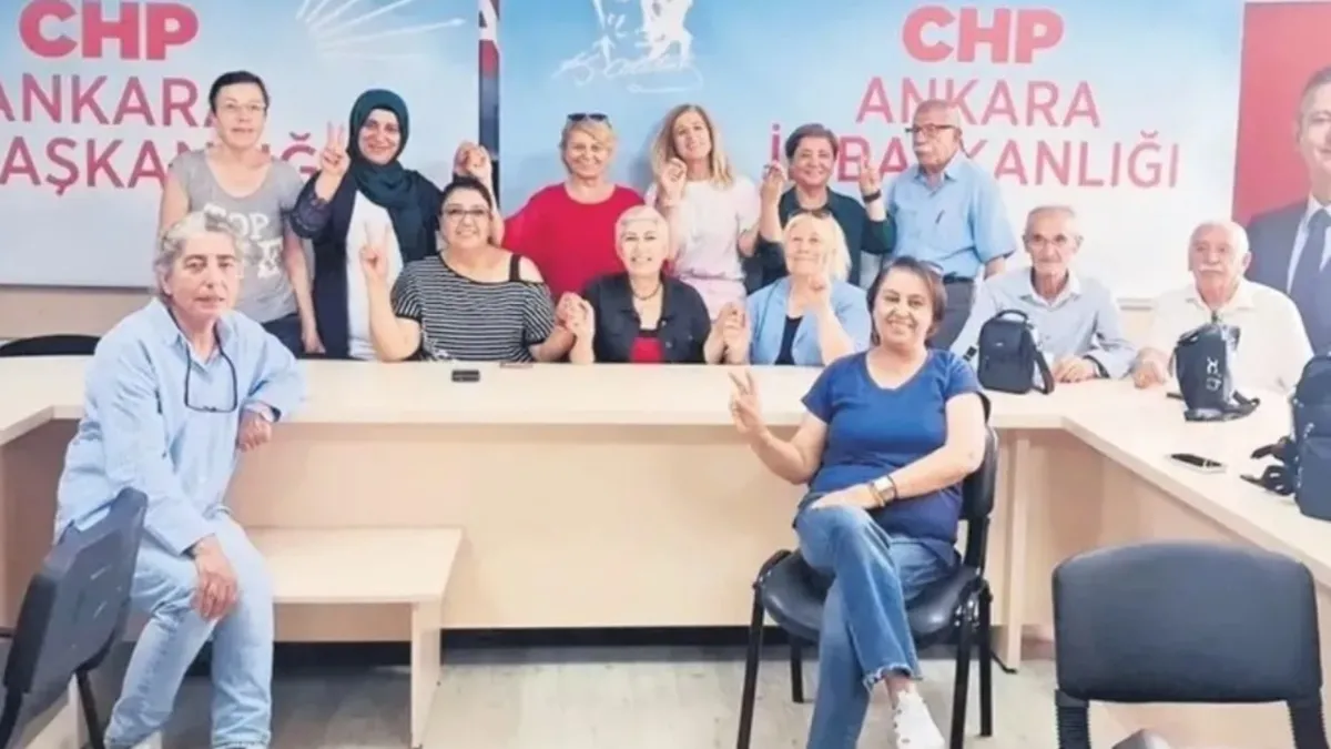 CHP'de il başkanlıklarında devir krizi! Yeni yönetim ile eski kadrolar karşı karşıya