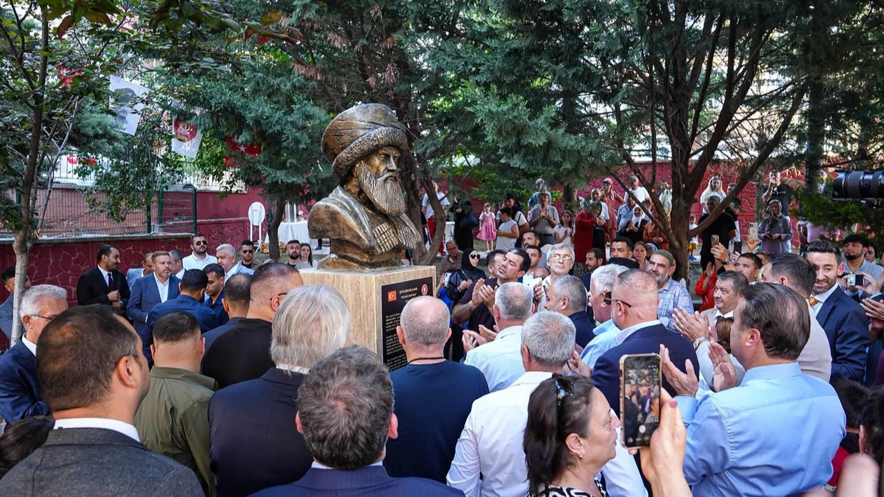 Keçiören'de Şeyh Şamil anısına büst açılışı
