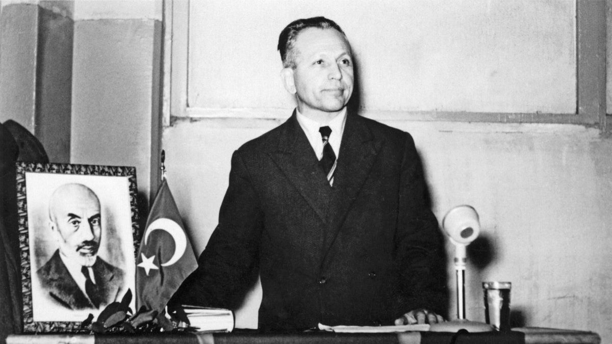 İslam'a adanmış bir ömür: Nurettin Topçu