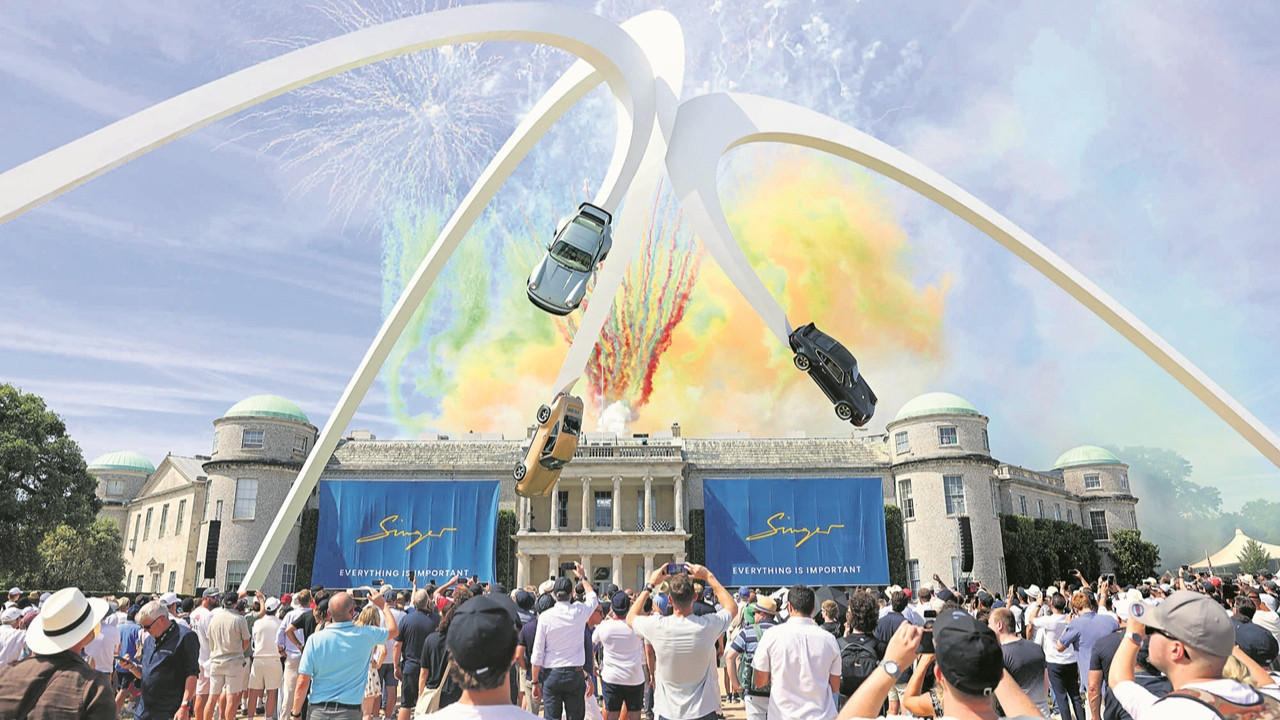 İngiltere’de düzenlenen Goodwood Hız Festivali, otomotiv dünyasının yeni vitrini oldu: Fuar yerine festival