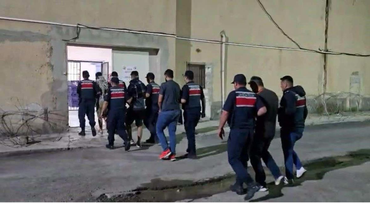 Mersin'den gelip Sivas'ta hırsızlık yapan 5 şüpheli tutuklandı