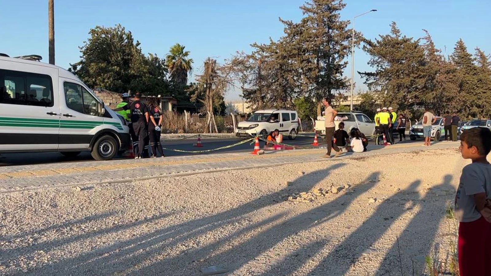 Hatay'da topun peşinden yola çıkan çocuk, kamyonetin altında can verdi