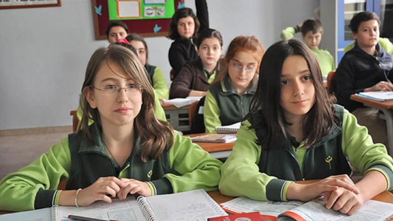 OKUL KAPANIŞ TARİHİ... Okullar ne zaman kapanıyor, yaz tatili hangi gün başlıyor?