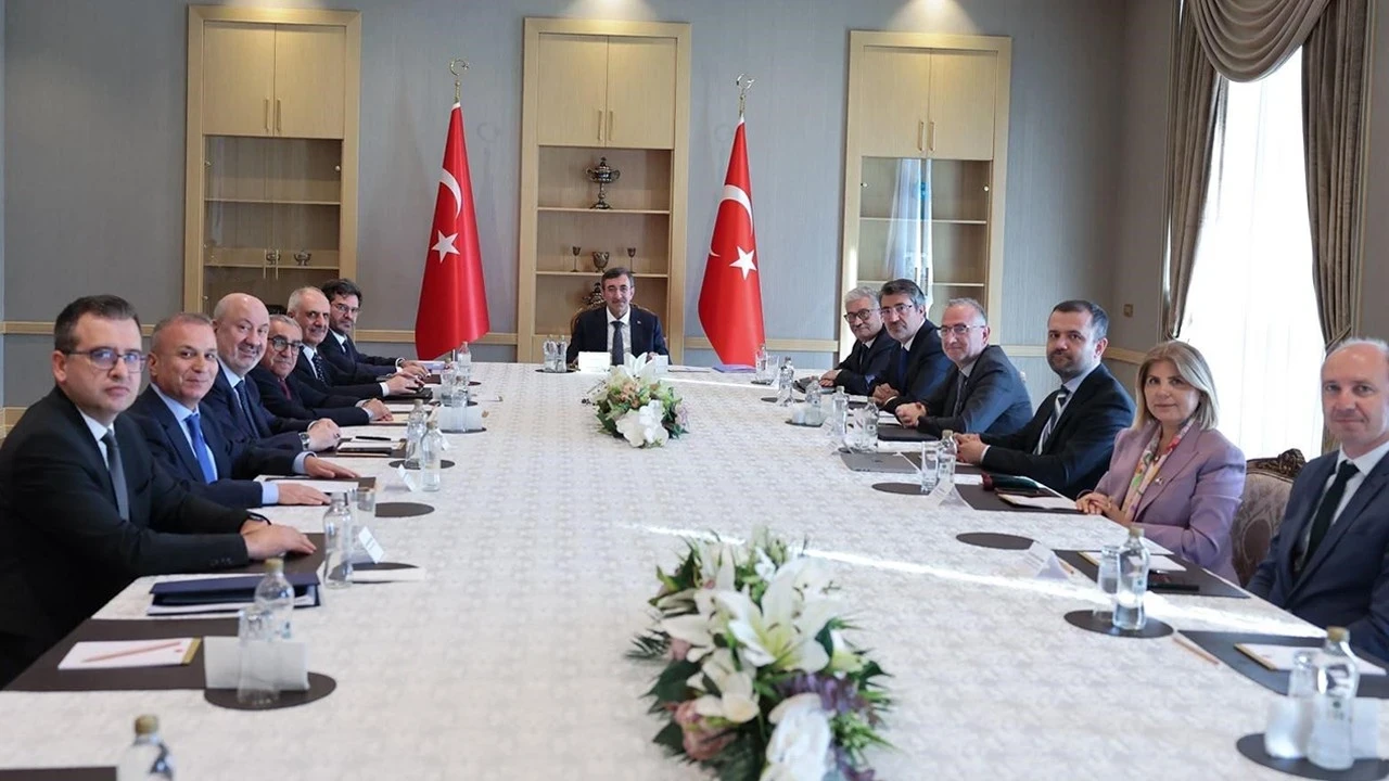 Ekonomi Politikaları Kurulu üyeleriyle bir araya geldi