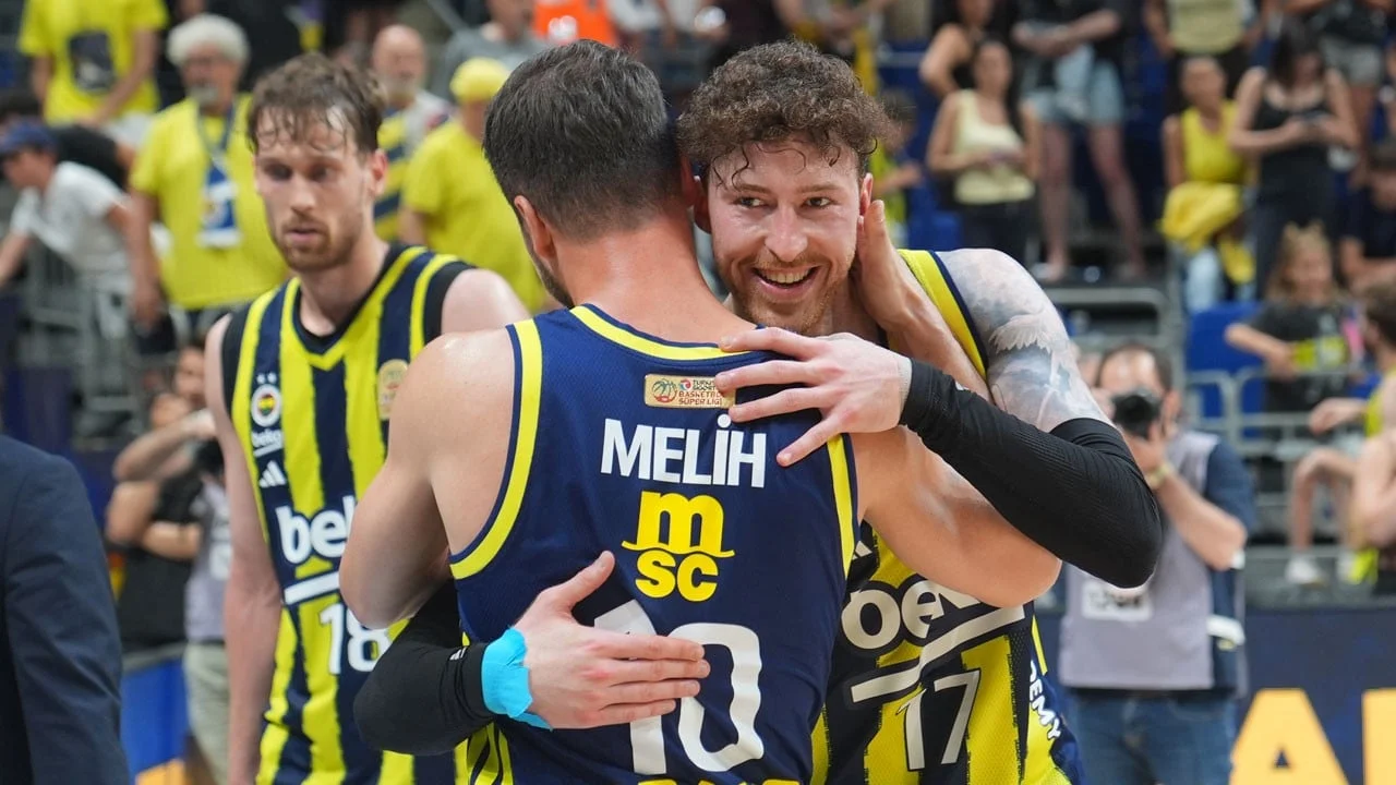 Durum eşitledi! Fenerbahçe Beko final serisine döndü