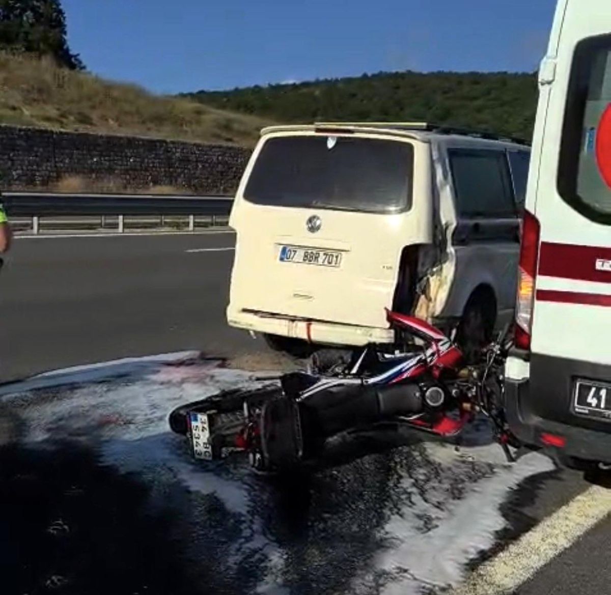 Feci kazada ağır yaralanan motosiklet sürücüsü yaşam savaşını kaybetti