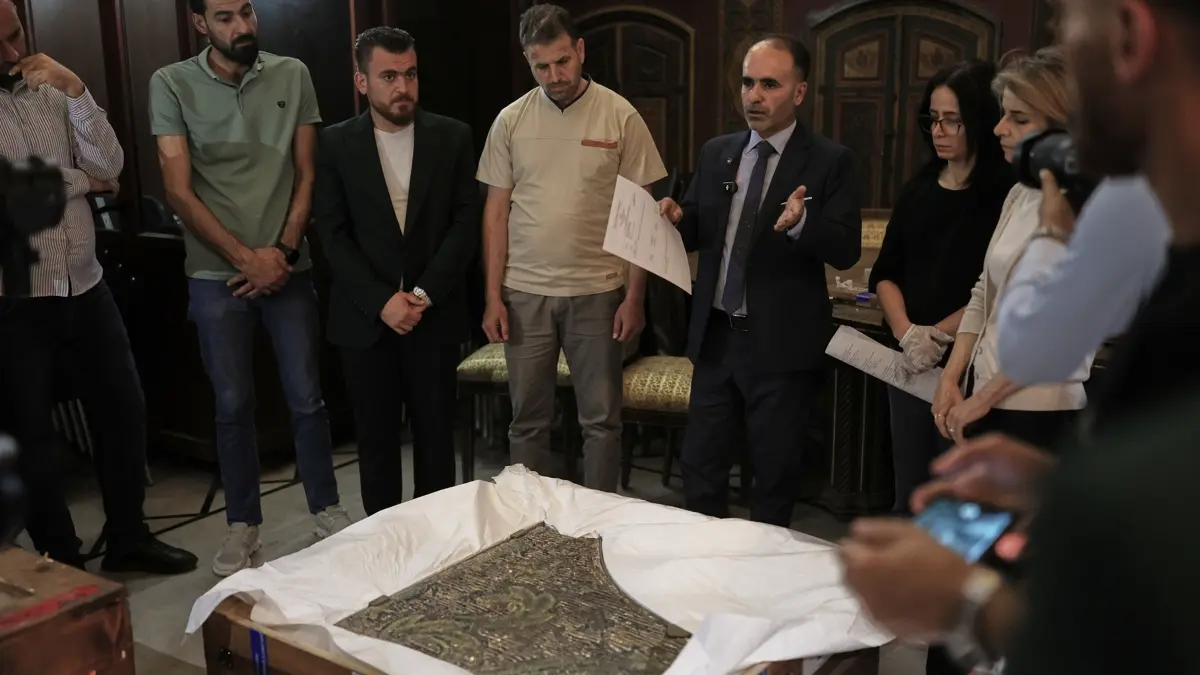 Macron'un Şam ziyaretinde "tarihi" adım: Fransa 23 eseri Suriye'ye iade etti