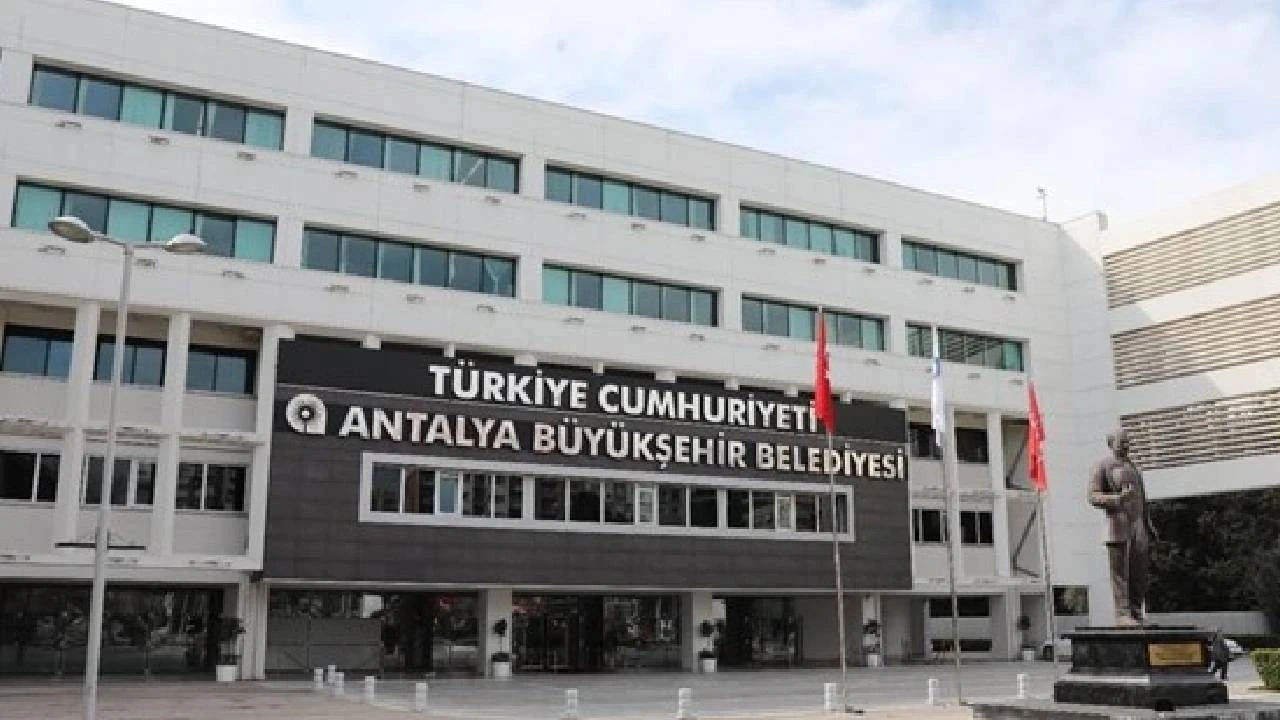 Son Dakika | Antalya Büyükşehir Belediyesi'ne yeni operasyon: 9 gözaltı