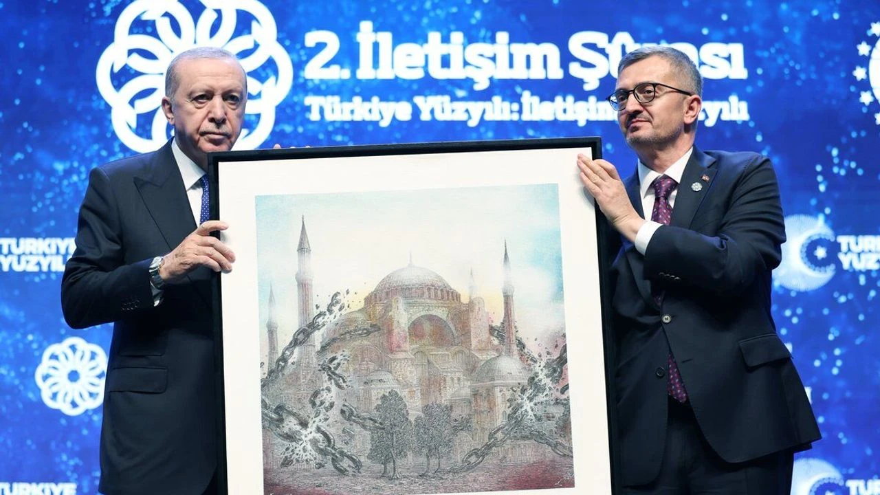 Cumhurbaşkanı Erdoğan'a "Ayasofya" hediyesi