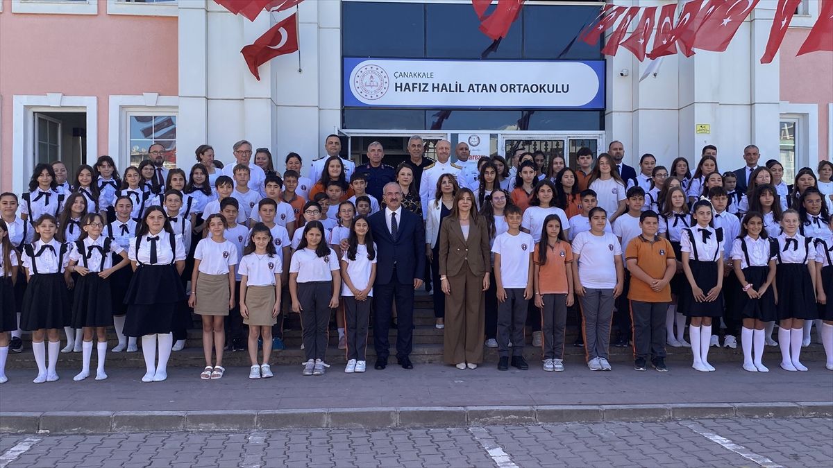 Bursa ve çevre illerde öğrenciler karnelerini aldı