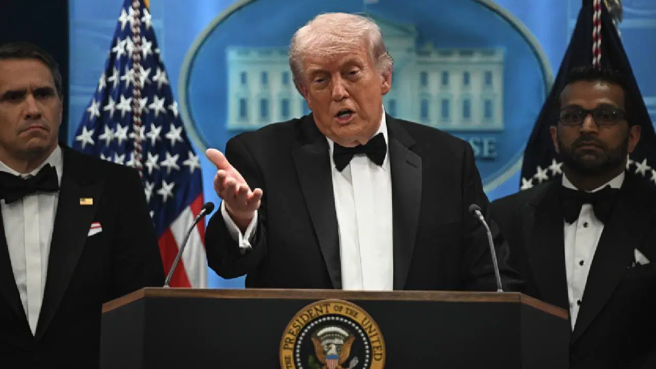Trump'tan kritik açıklama: 'İran’a hava saldırılarını ve bombardımanları iptal ettim'