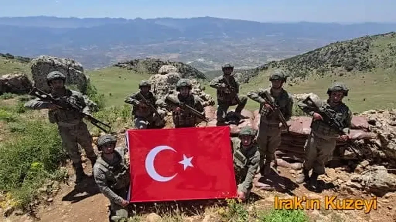 TSK personelinden vatan nöbetinde Babalar Günü kutlaması