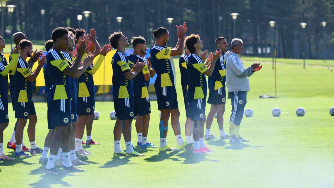 Fenerbahçe'den, taraftara açık idman! Topuk Yaylası'ndaki kampa yoğun ilgi