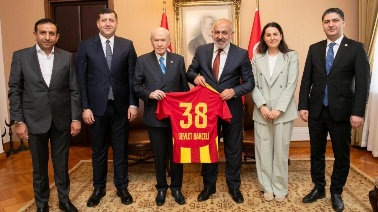 Süper Lig'den düşünce devreye girmişti: Kayserispor Bahçeli'ye gitti