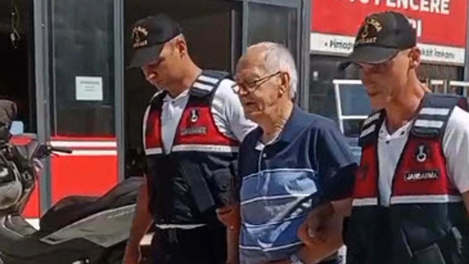 Kuşadası'nda kooperatif başkanına gözaltı