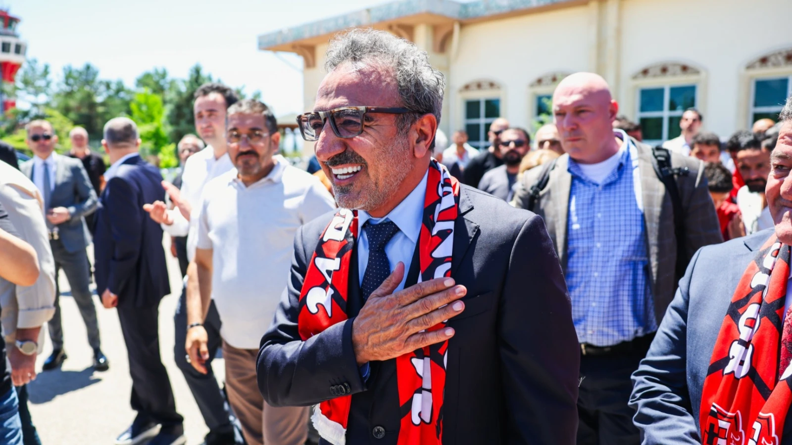 Hamdi Ulukaya'dan Erzincanspor'a 8 milyon dolar destek