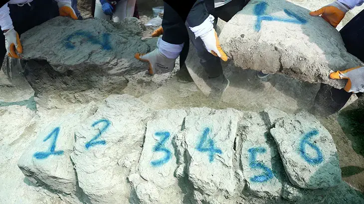 Taşlar tek tek kaldırıldı, sır aralandı! Muş'ta tarihi keşif