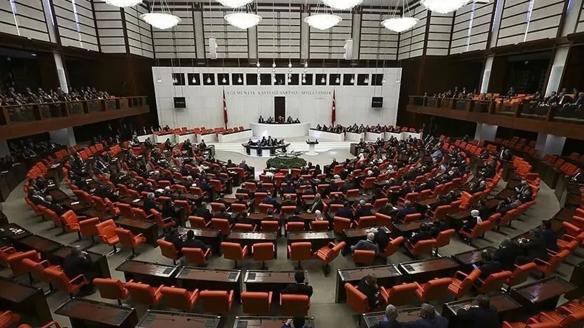 Bombalar susturamadı! Gazi Meclis 15 Temmuz'da destan yazdı