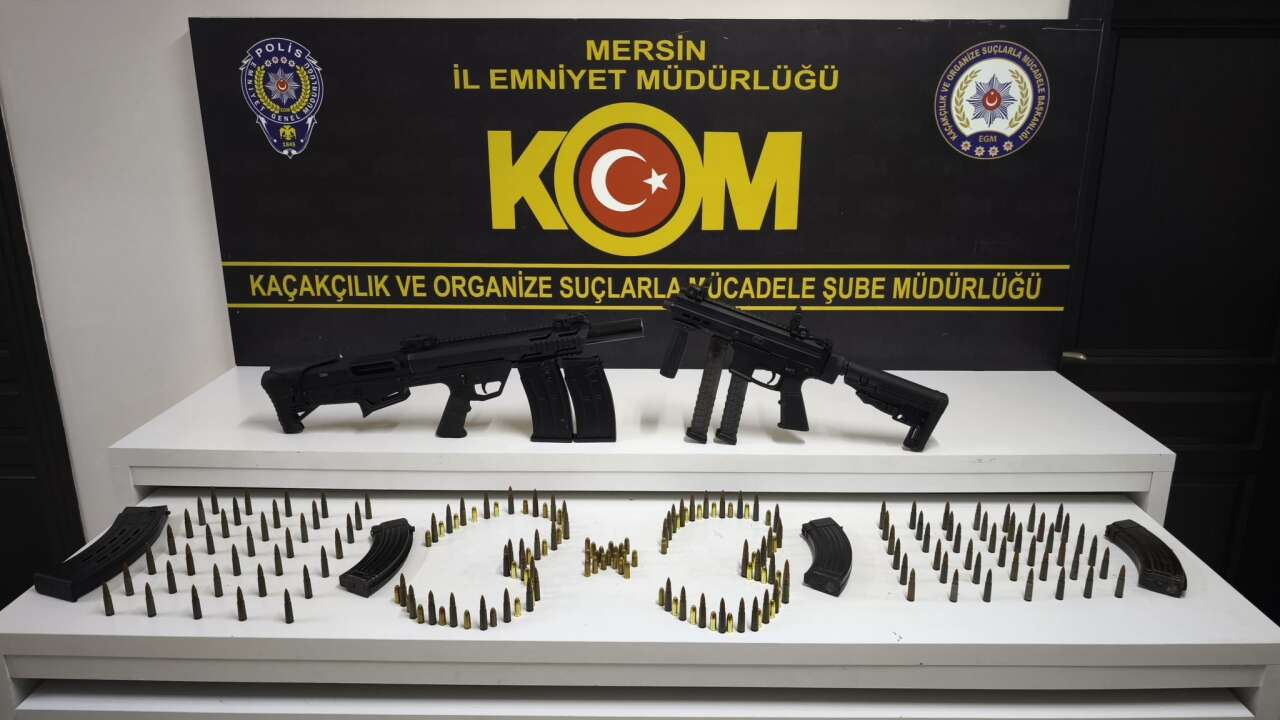 Mersin'de organize suç örgütüne yönelik operasyonda yakalanan 7 şüpheli tutuklandı
