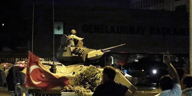 15 Temmuz'un kronolojisi: FETÖ'nün darbe girişimi 21 saatte nasıl püskürtüldü?