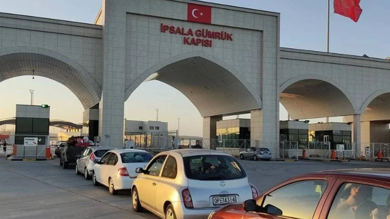 Sınır kapılarında tarihi gün: Rekor üstüne rekor kırıldı